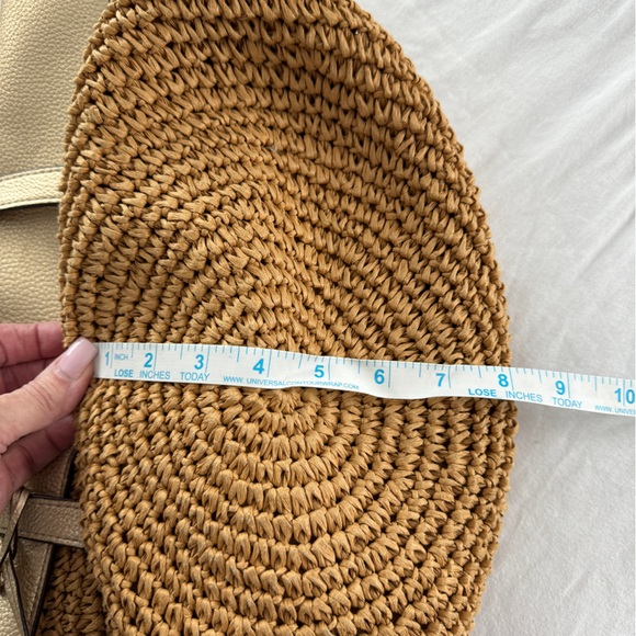 Michael Kors straw bag with gold leather metallic straps - Picture 4 of 5